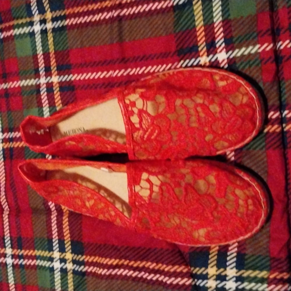 Orange espredalles. SIZE 10.